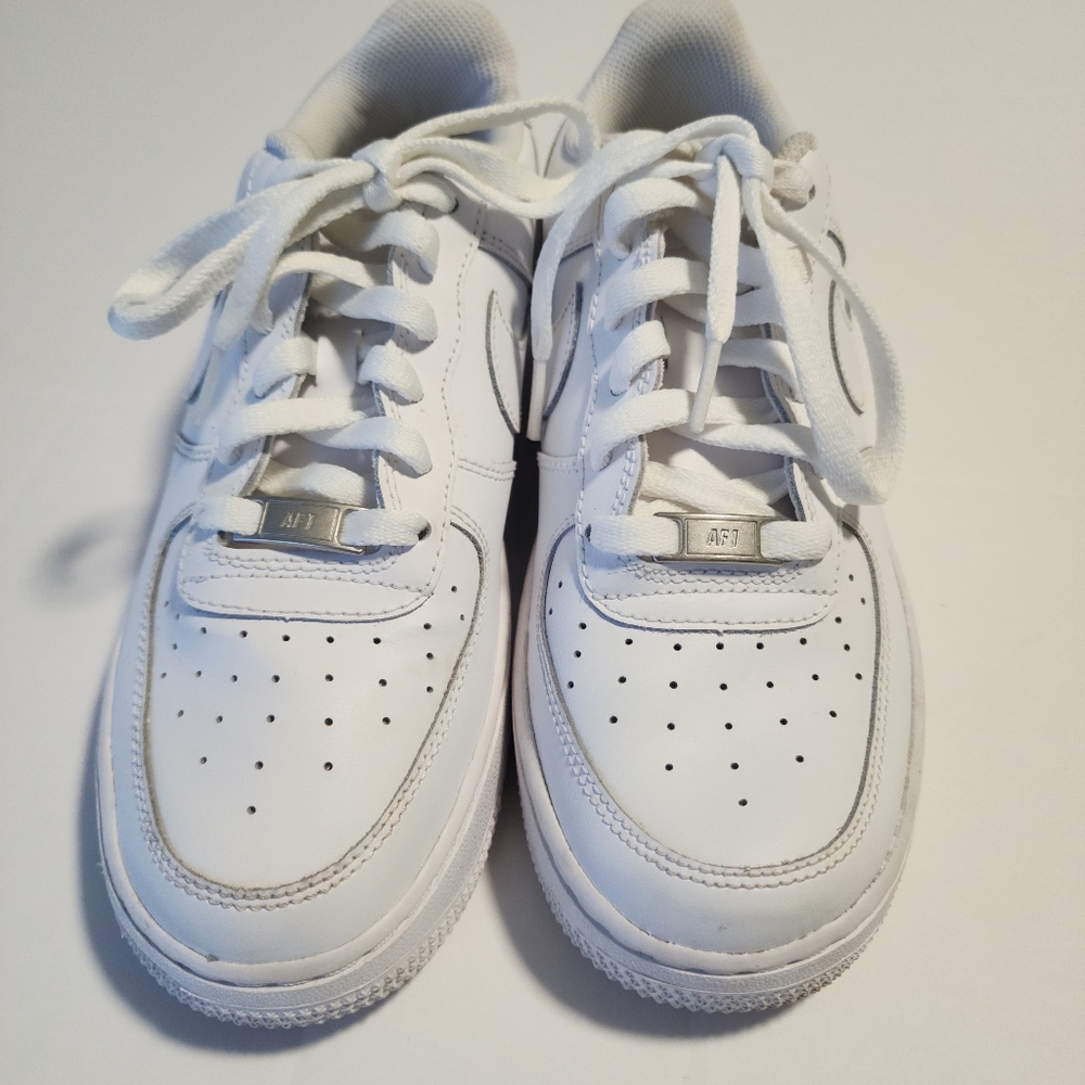 Nike Air Force 1 Low White Casual Shoes, Y7 Women 8.5 Men 7 - Picture 3 of 13